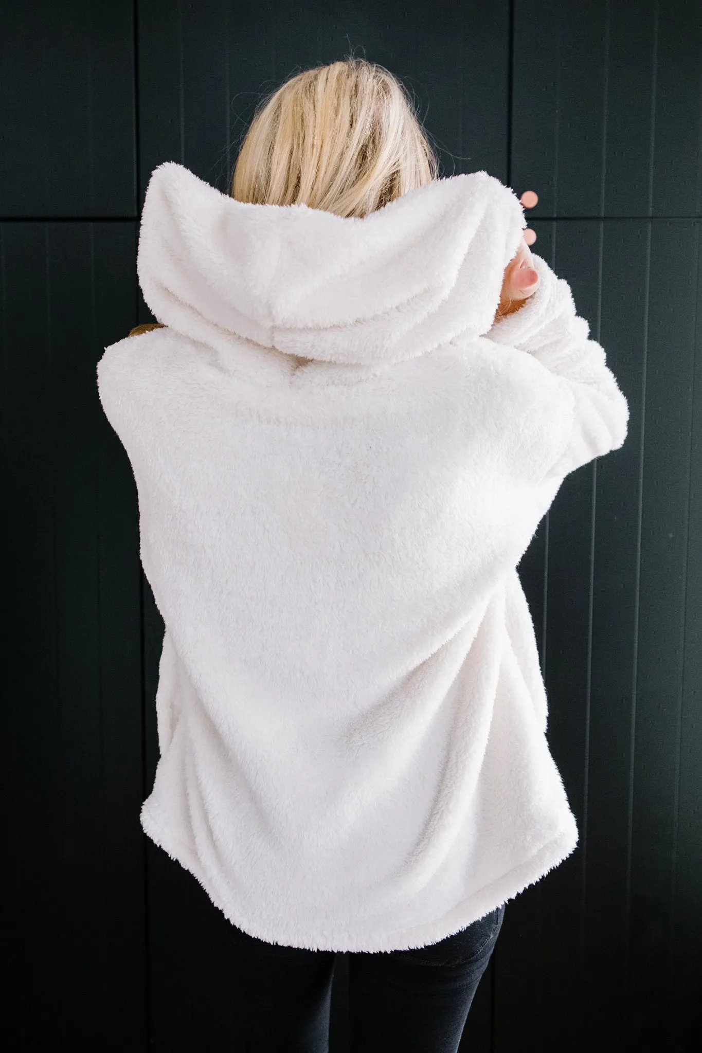 DOORBUSTER Polar Bear Pullover In Ivory