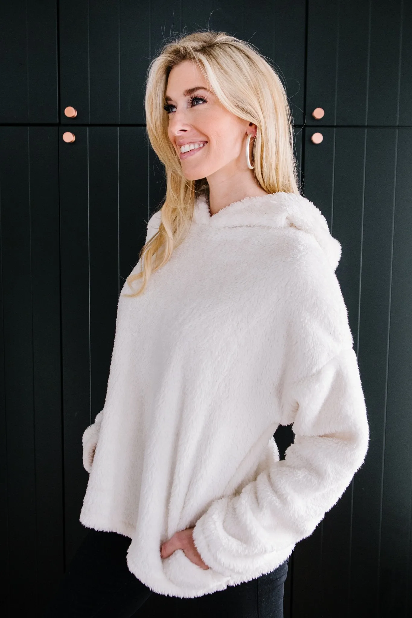 DOORBUSTER Polar Bear Pullover In Ivory